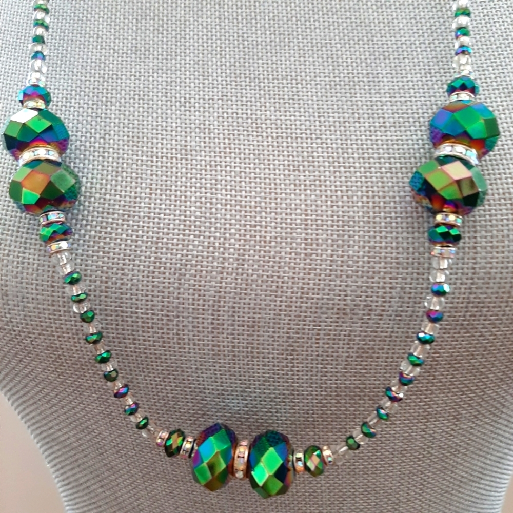 NEW Trendy Aurora Borealis Necklace